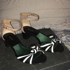 Diane Von Furstenberg Strappy Sandal